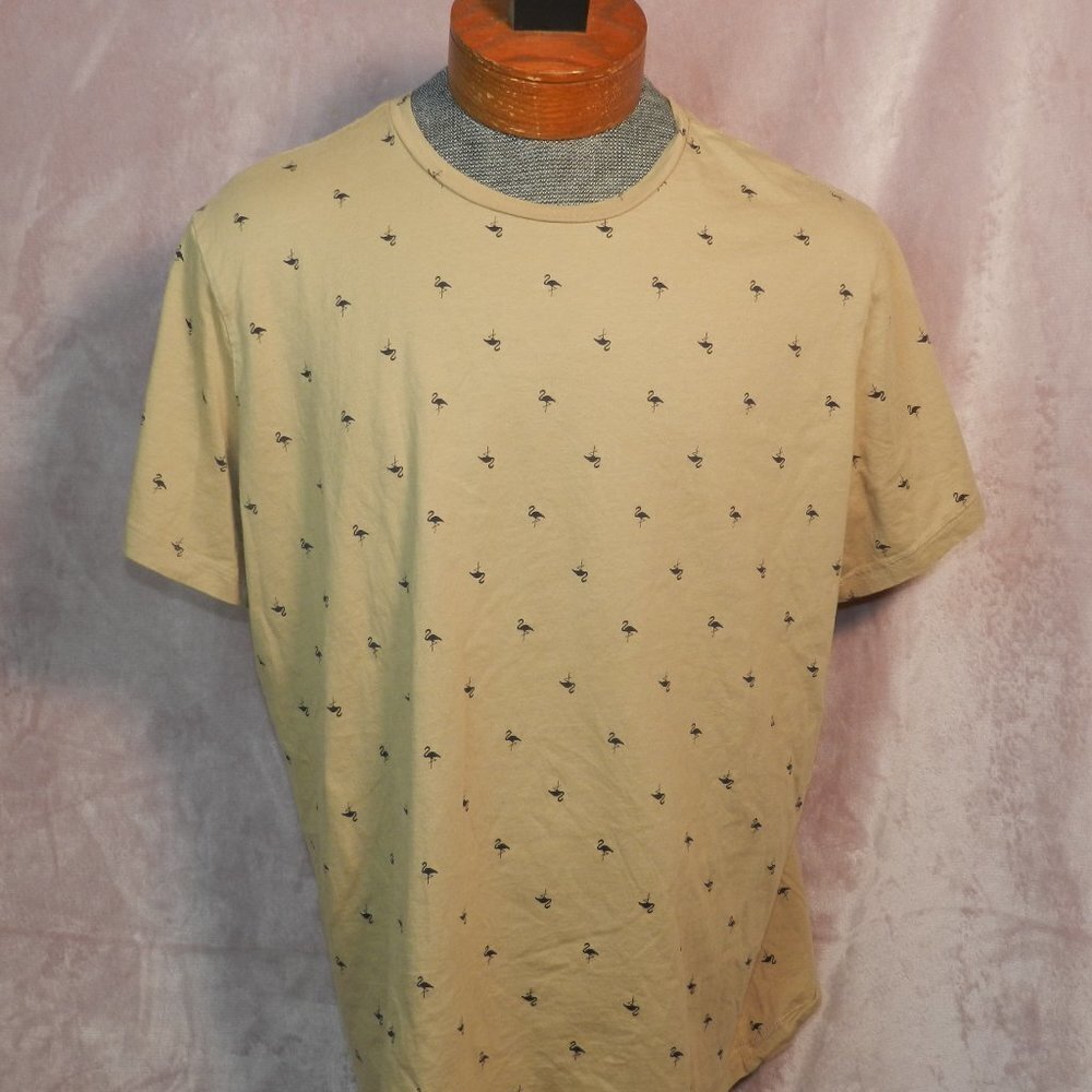 H&M Mens Beige Flamingo Print Short Sleeve Casual Crew Neck Summer Shirt Size XL